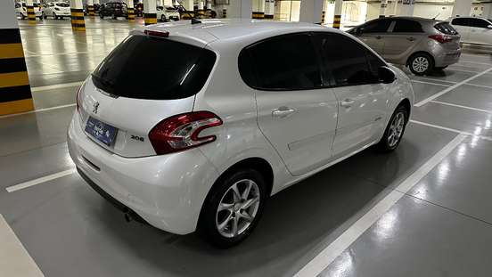 PEUGEOT-208-2014