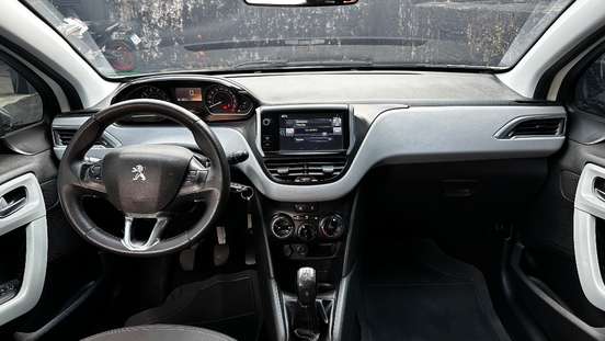 PEUGEOT-208-2014