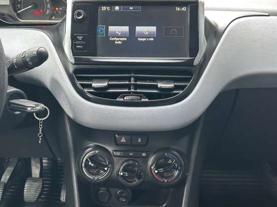 PEUGEOT-208-2014