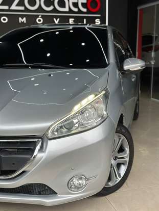 PEUGEOT-208-2016