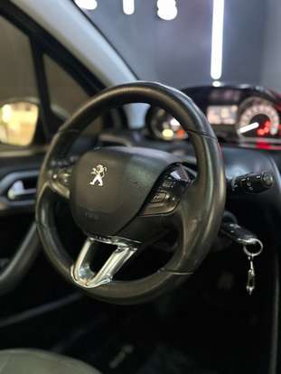 PEUGEOT-208-2016