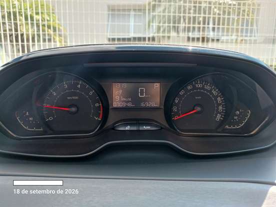 PEUGEOT-208-2018