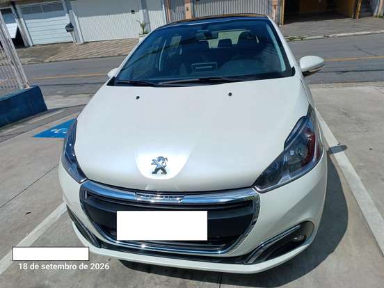 PEUGEOT-208-2018