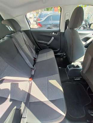 PEUGEOT-208-2018