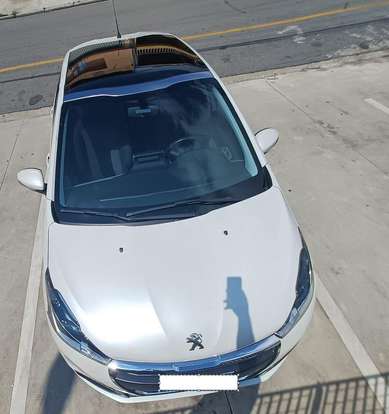 PEUGEOT-208-2018