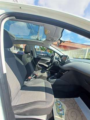 PEUGEOT-208-2018