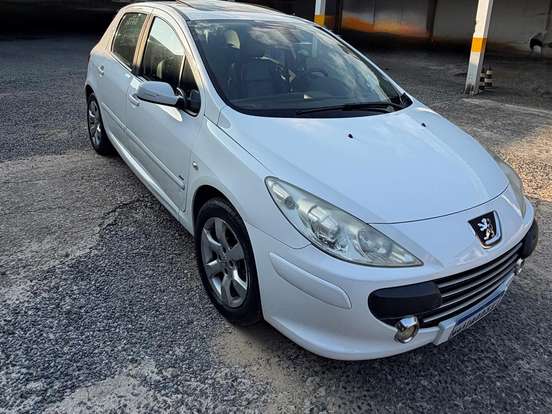 PEUGEOT-307-2.0 FELINE 16V FLEX 4P AUTOMÁTICO PEUGEOT-307-2011