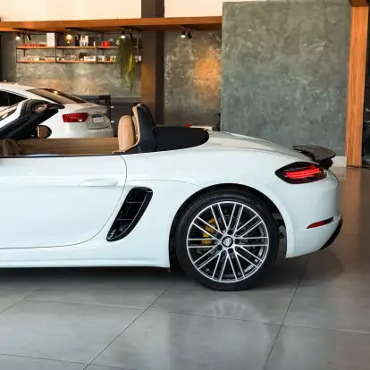 PORSCHE-718-2017