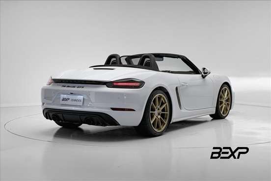 PORSCHE-718-2024