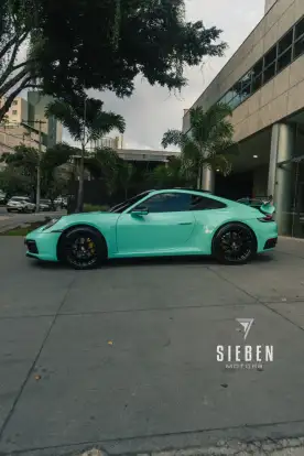 PORSCHE-911-2023