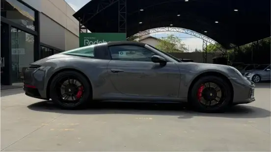 PORSCHE-911-2023