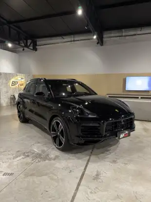 PORSCHE-CAYENNE-2023