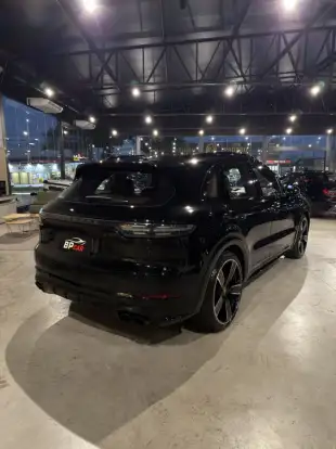 PORSCHE-CAYENNE-2023