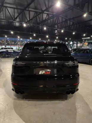 PORSCHE-CAYENNE-2023