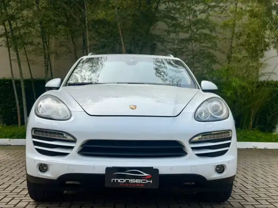 PORSCHE-CAYENNE-2012