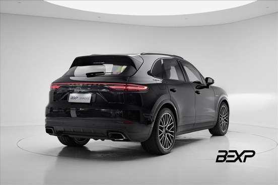 PORSCHE-CAYENNE-2019