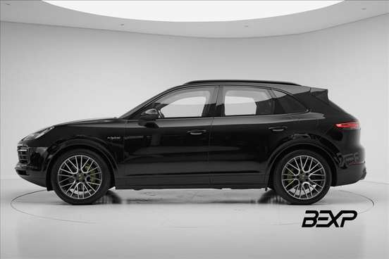 PORSCHE-CAYENNE-2019