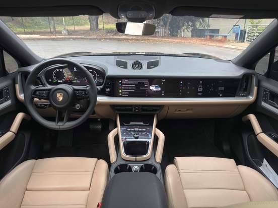 PORSCHE-CAYENNE-2025