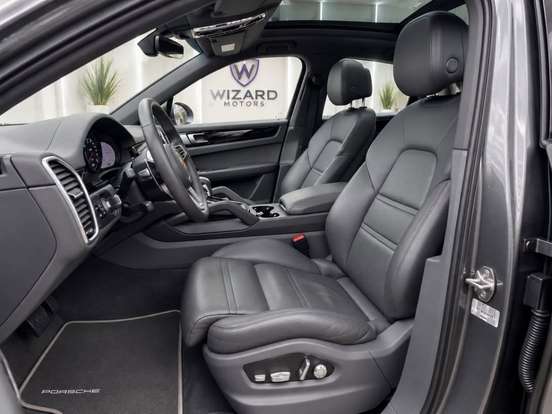 PORSCHE-CAYENNE-2019