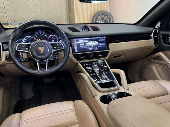PORSCHE-CAYENNE-2020