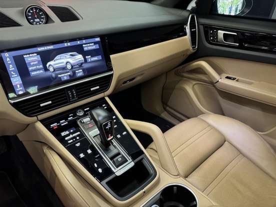 PORSCHE-CAYENNE-2020