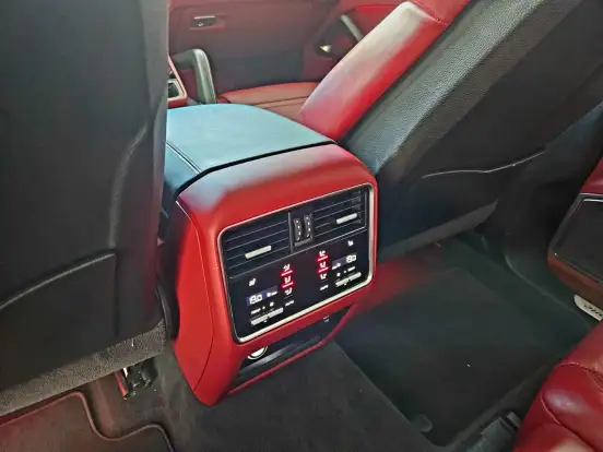 PORSCHE-CAYENNE-2018