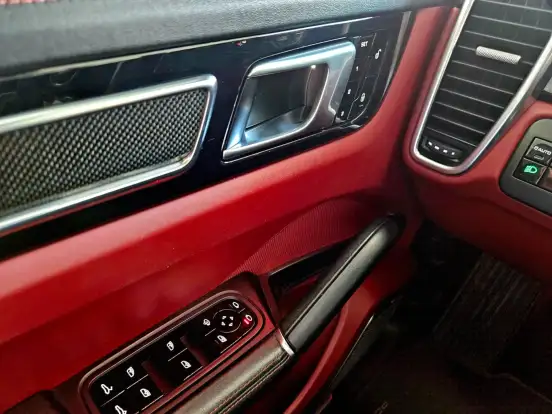 PORSCHE-CAYENNE-2018