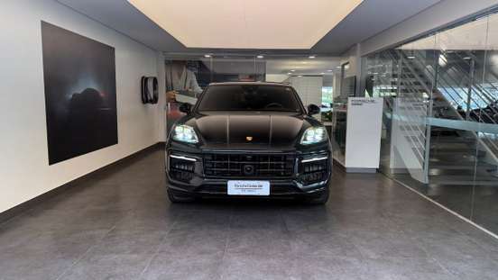 PORSCHE-CAYENNE-2025