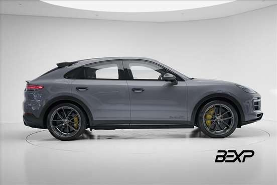 PORSCHE-CAYENNE-2022