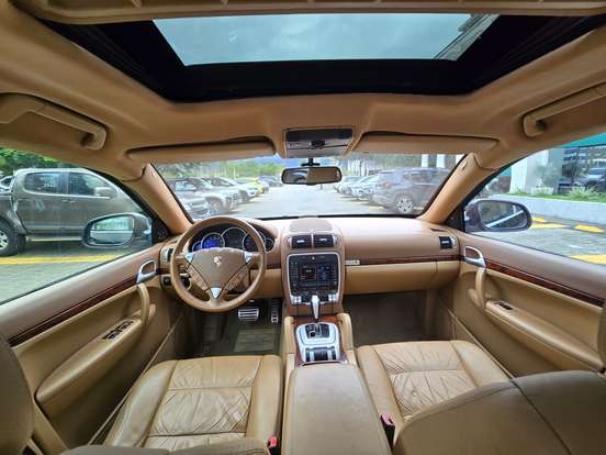 PORSCHE-CAYENNE-2006