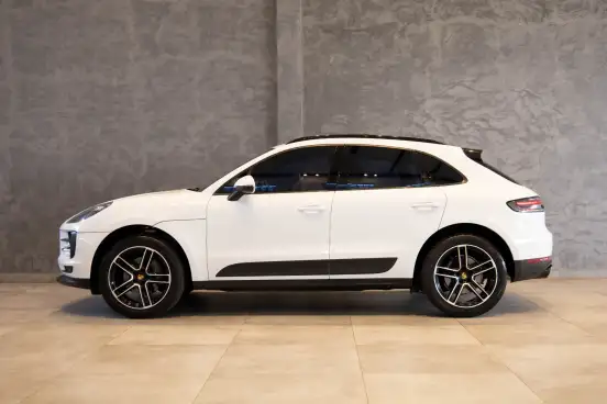 PORSCHE-MACAN-2020