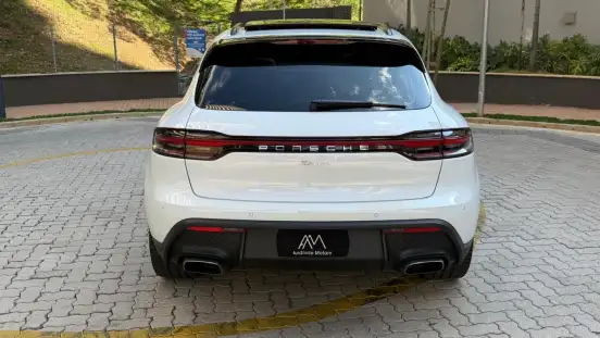 PORSCHE-MACAN-2024