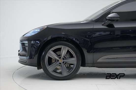 PORSCHE-MACAN-2022