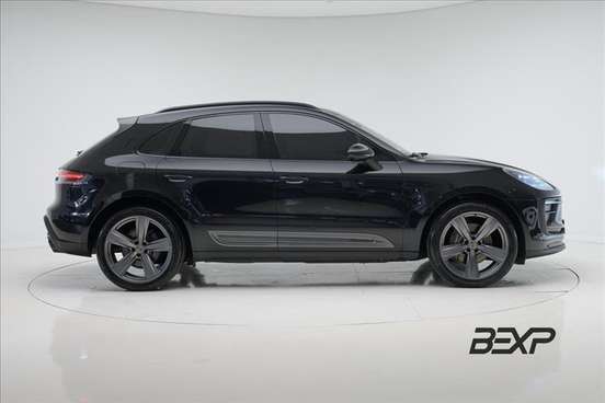 PORSCHE-MACAN-2022
