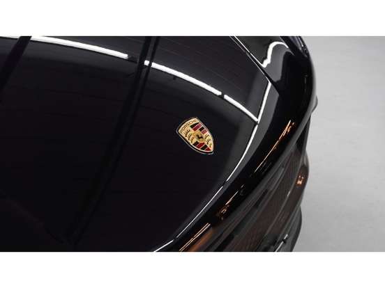 PORSCHE-MACAN-2025