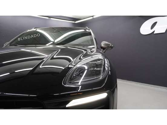 PORSCHE-MACAN-2025