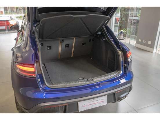 PORSCHE-MACAN-2023