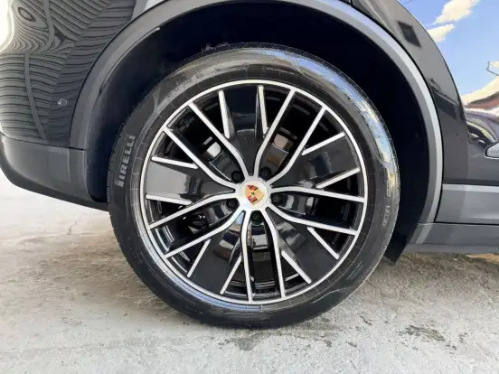 PORSCHE-MACAN-2025