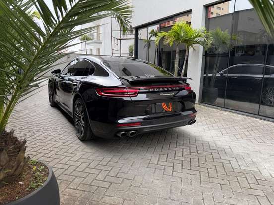 PORSCHE-PANAMERA-2018