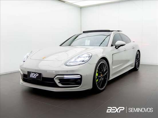 PORSCHE-PANAMERA-2023