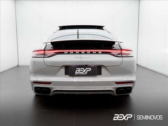PORSCHE-PANAMERA-2023