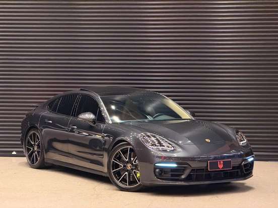 PORSCHE-PANAMERA-2022