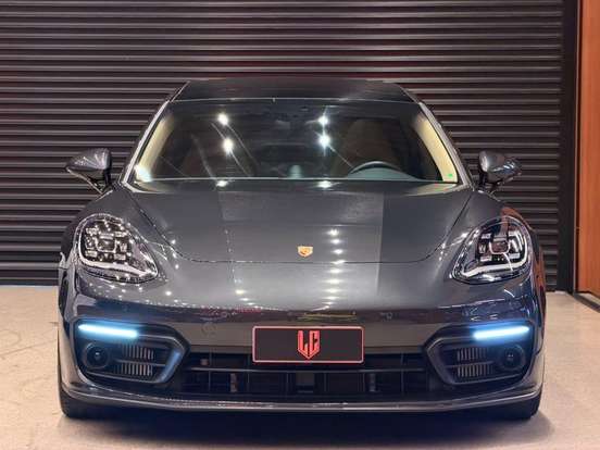 PORSCHE-PANAMERA-2022