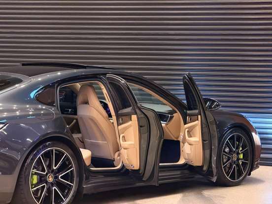 PORSCHE-PANAMERA-2022