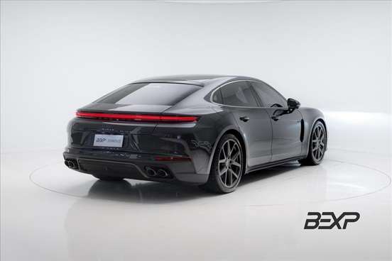 PORSCHE-PANAMERA-2025