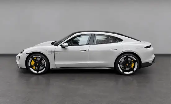 PORSCHE-TAYCAN-2022