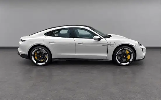 PORSCHE-TAYCAN-2022
