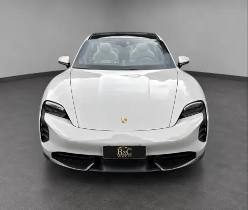 PORSCHE-TAYCAN-2022