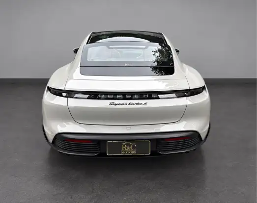 PORSCHE-TAYCAN-2022