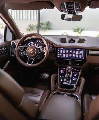 PORSCHE-CAYENNE-2023